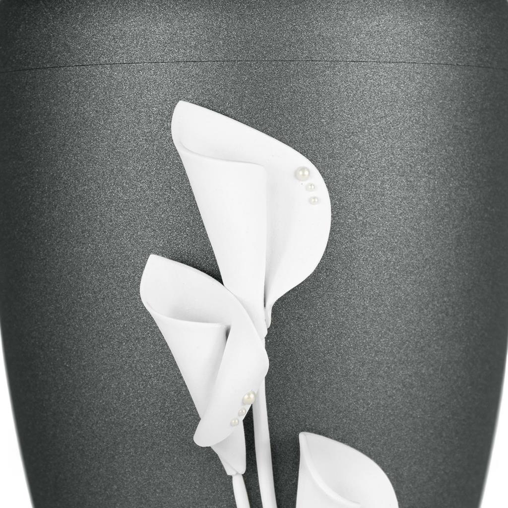 Biourne glint-iron, Design "Calla mit Perlen"