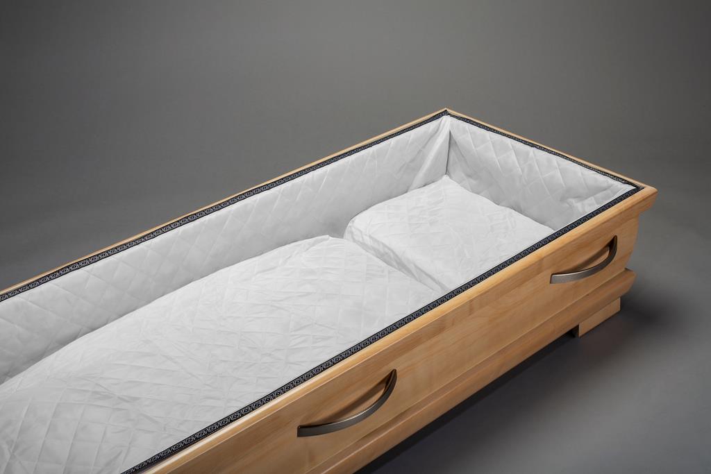 Sargausstattung, Taft weiß, Seitenteil und Sargmatratze