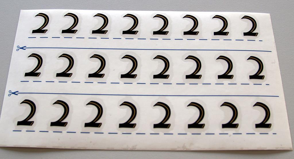 Grabkreuzbeschriftung - 36mm, Ziffer '2', 24 Stück pro Blatt