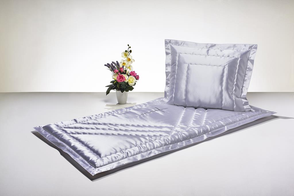 Deckengrt., Serge weiß, gesticktes Kreuz, Stehsaum, 250 g/m²